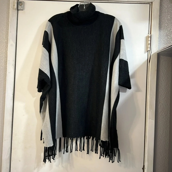 525 America Oversized Sweater Poncho Cape Striped Turtle Neck Fringe Flowy OS - Picture 6 of 10